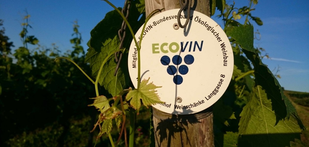 Weingut Kronenhof_Ecovin Schild, © Weingut Kronenhof