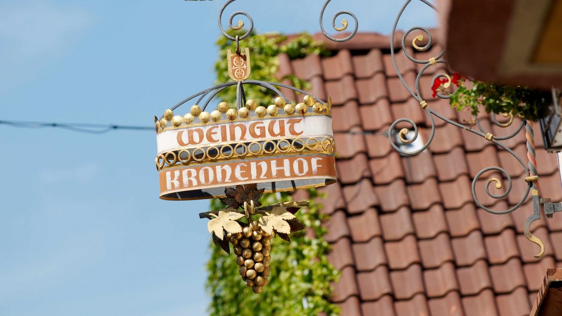 Weingut Kronenhof_Schild, © Weingut Kronenhof