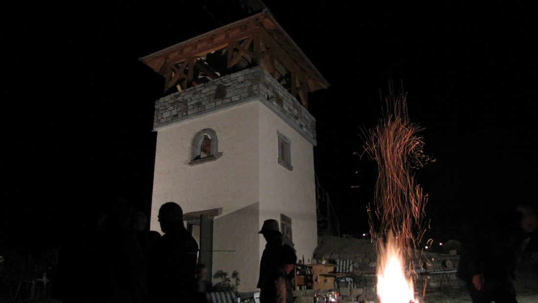 Familienweingut Dechent_Turm_Dunkel